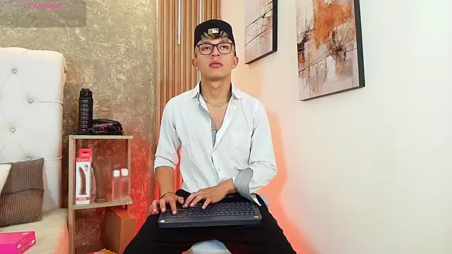 Dark Nico online show from 04/14/26, 03:56