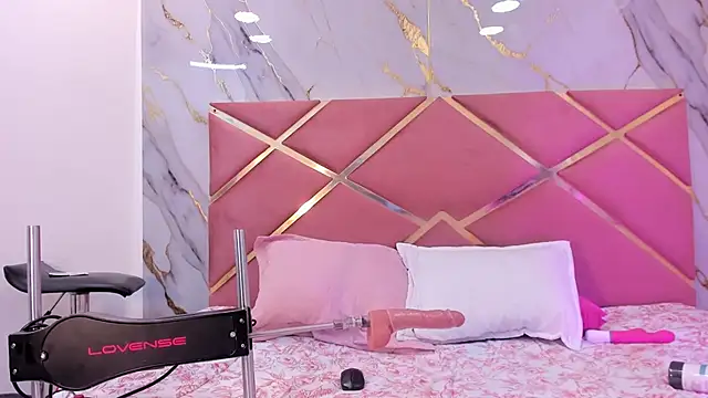 Lilith Kramston online show from 04/15/26, 12:12