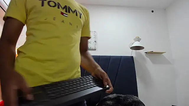 Snapshot of kleiver_cum18 chatting on 02/28/26, 01:45 kleiver cum18 online show from 02/28/26, 01:45