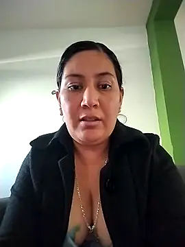 Snapshot of Arely_Sweet chatting on 02/16/26, 09:44 Arely Sweet online show from 02/16/26, 09:44