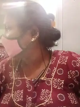 Snapshot of tamilkaviya431 chatting on 06/14/26, 05:31 tamilkaviya431 online show from 06/14/26, 05:31
