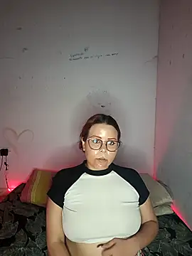 Snapshot of Blanquita_vip chatting on 02/17/26, 12:29 Blanquita vip online show from 02/17/26, 12:29