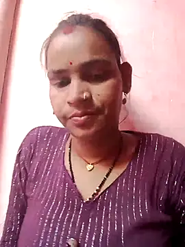 Snapshot of BIG_KRISHMA_NENA chatting on 04/15/26, 11:28 BIG KRISHMA NENA online show from 04/15/26, 11:28