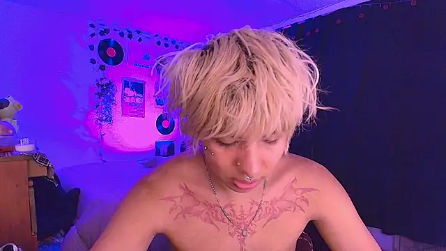 Snapshot of prince_oliverr chatting on 02/18/26, 10:11 prince oliverr online show from 02/18/26, 10:11