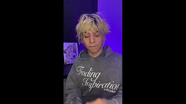 Snapshot of prince_oliverr chatting on 04/01/26, 02:45 prince oliverr online show from 04/01/26, 02:45