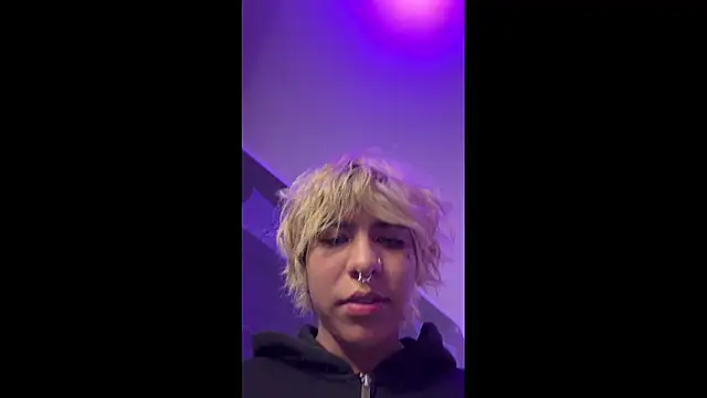 Snapshot of prince_oliverr chatting on 04/06/26, 04:46 prince oliverr online show from 04/06/26, 04:46