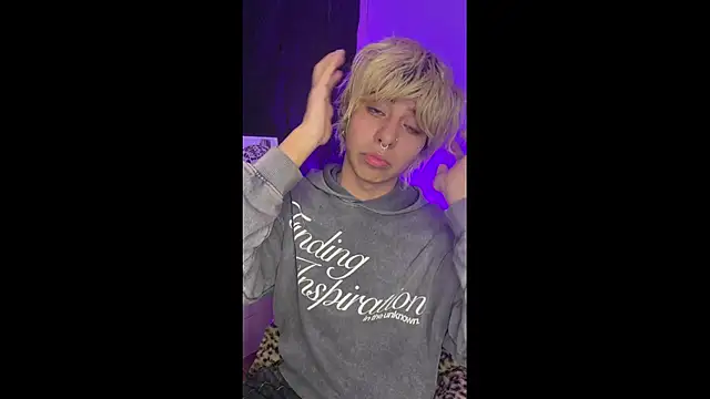 Snapshot of prince_oliverr chatting on 04/08/26, 11:10 prince oliverr online show from 04/08/26, 11:10