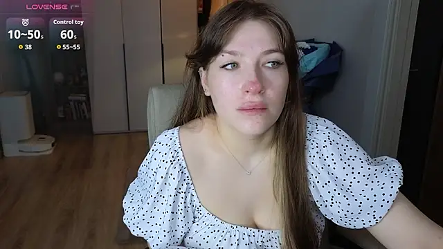 Snapshot of HennessyA chatting on 02/17/26, 05:04 HennessyA online show from 02/17/26, 05:04