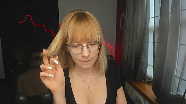 Snapshot of CandicaHoney chatting on 02/25/26, 12:37 CandicaHoney online show from 02/25/26, 12:37