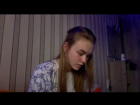 Snapshot of melissashineee chatting on 02/17/26, 10:45 melissashineee online show from 02/17/26, 10:45