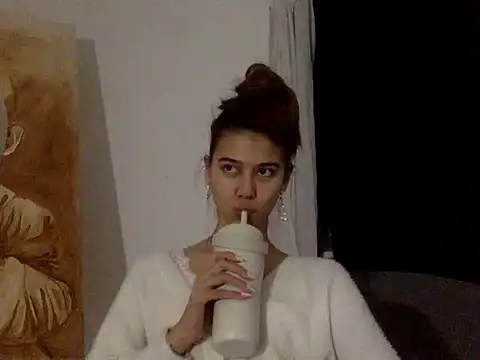 KiraVixenSweet online show from 03/01/26, 06:21