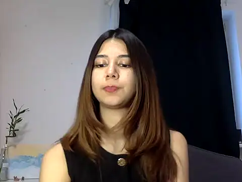 KiraVixenSweet online show from 03/11/26, 03:40