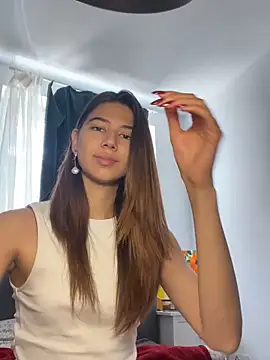 KiraVixenSweet online show from 06/07/26, 10:08