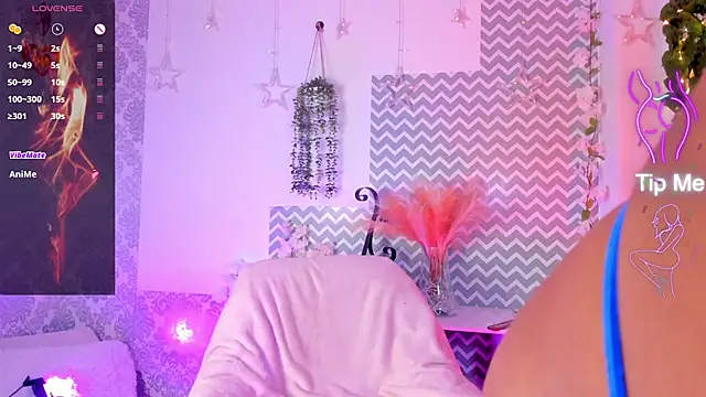 NahomyVega online show from 04/14/26, 08:15