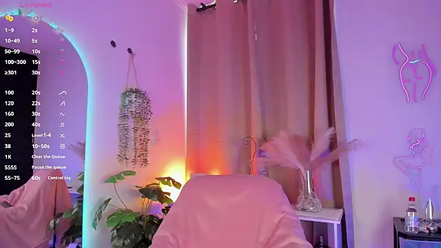 NahomyVega online show from 06/02/26, 08:33