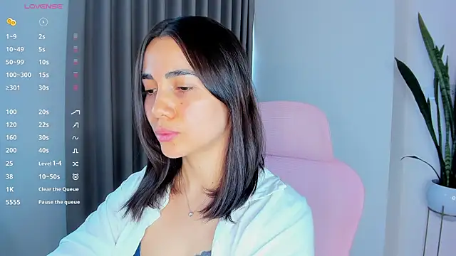 Snapshot of sara_ospina22 chatting on 04/14/26, 12:44 sara ospina22 online show from 04/14/26, 12:44