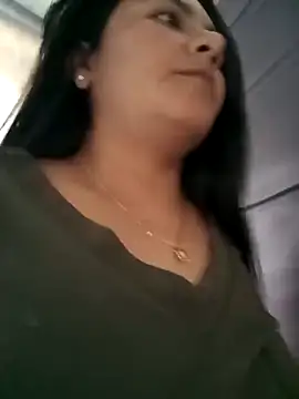 Snapshot of Gissele_Rubi chatting on 02/24/26, 02:04 Gissele Rubi online show from 02/24/26, 02:04