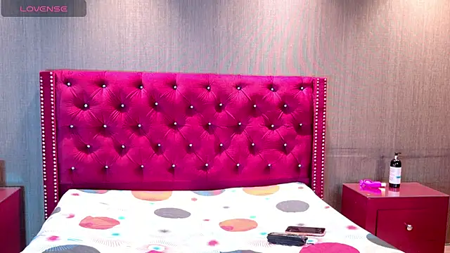 Kinsleybrown online show from 02/25/26, 04:27