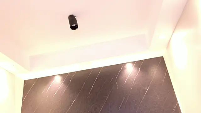 Kinsleybrown online show from 04/09/26, 04:12