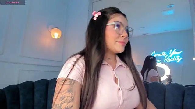 Zafiro21  online show from 04/15/26, 08:53