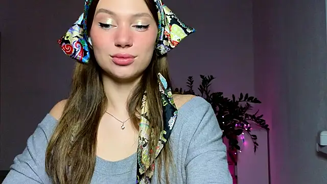 golden Flora online show from 04/13/26, 07:52