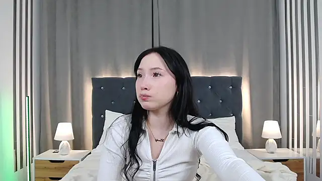 VikkyVonn online show from 03/26/26, 12:11