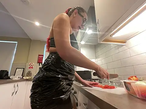 FoxyValentine online show from 02/16/26, 02:57