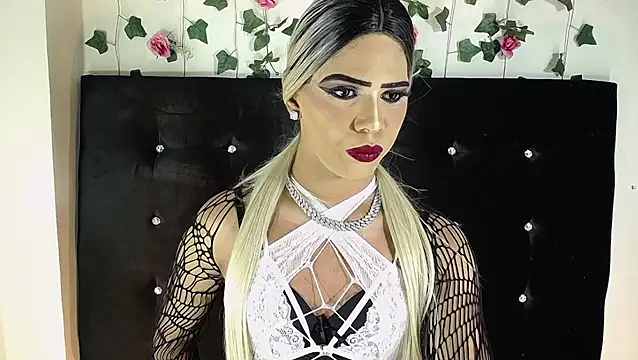 Kristal Queen01 online show from 04/25/26, 01:41