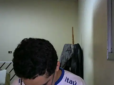 Snapshot of honeybatista chatting on 02/17/26, 02:24 honeybatista online show from 02/17/26, 02:24