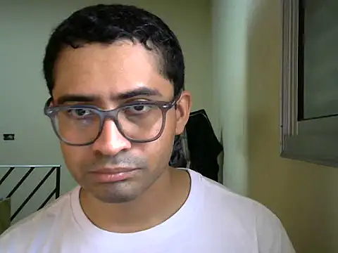 Snapshot of honeybatista chatting on 02/27/26, 01:55 honeybatista online show from 02/27/26, 01:55