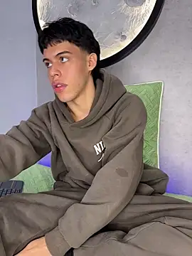 Snapshot of Lucian-greyy chatting on 02/15/26, 08:02 Lucian-greyy online show from 02/15/26, 08:02