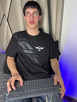 Snapshot of Lucian-greyy chatting on 03/02/26, 01:29 Lucian-greyy online show from 03/02/26, 01:29