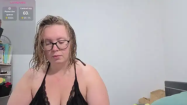 LittleMistys online show from 06/28/26, 10:43