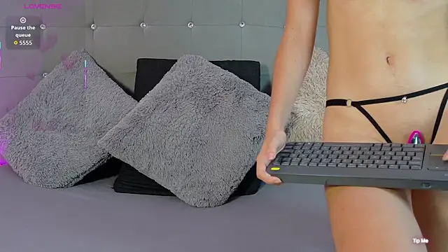Ivy Heat online show from 06/03/26, 01:19