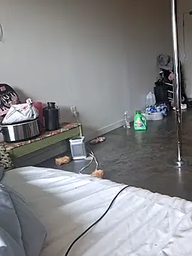 Cinnamonbunn online show from 03/08/26, 05:17