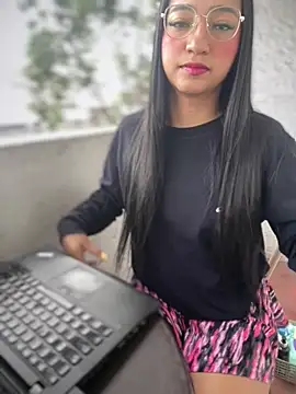 Daniela Pink online show from 05/21/26, 11:17