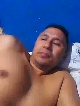 Snapshot of deiner13 chatting on 02/20/26, 01:35 deiner13 online show from 02/20/26, 01:35