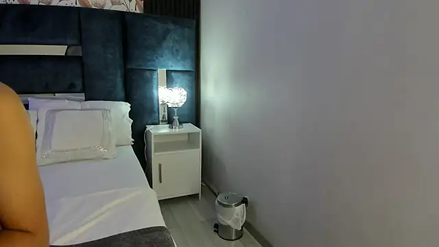 PerlaRogerss  online show from 04/06/26, 11:33