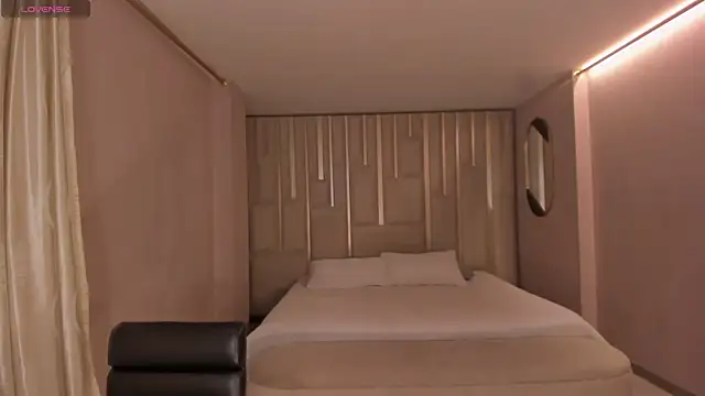 AmaraDivine online show from 04/02/26, 12:14