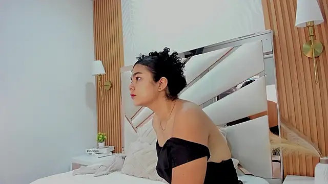 Snapshot of _Curly_Beauty chatting on 02/23/26, 02:36 Curly Beauty online show from 02/23/26, 02:36