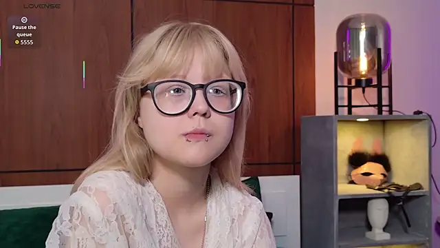 MoliQin online show from 06/07/26, 07:45