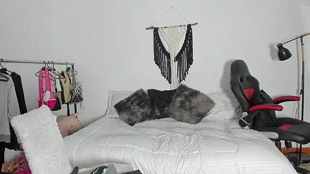 aurora moonm online show from 05/28/26, 03:15