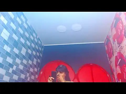 Snapshot of charlottxjuless chatting on 02/19/26, 02:02 charlottxjuless online show from 02/19/26, 02:02