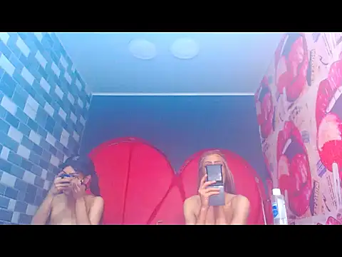 Snapshot of charlottxjuless chatting on 02/20/26, 02:06 charlottxjuless online show from 02/20/26, 02:06