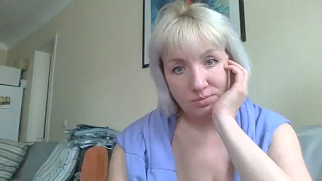 Snapshot of Alena1107 chatting on 02/17/26, 01:51 Alena1107 online show from 02/17/26, 01:51