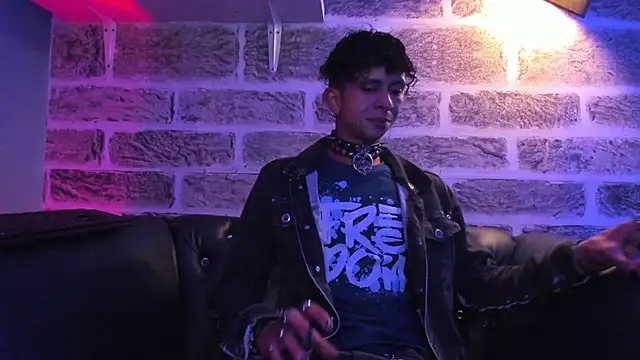 Snapshot of Maximoking26 chatting on 02/26/26, 04:22 Maximoking26 online show from 02/26/26, 04:22