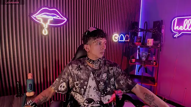 Maximoking26 online show from 04/15/26, 02:07