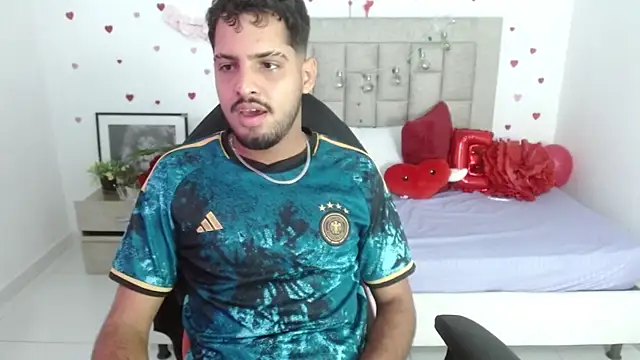 Snapshot of mister_fox723 chatting on 02/25/26, 04:44 mister fox723 online show from 02/25/26, 04:44