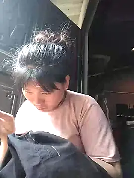 Snapshot of Baby_flower_1 chatting on 02/27/26, 01:49 Baby flower 1 online show from 02/27/26, 01:49