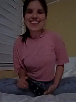 Snapshot of paradise2 chatting on 02/19/26, 12:39 paradise2 online show from 02/19/26, 12:39